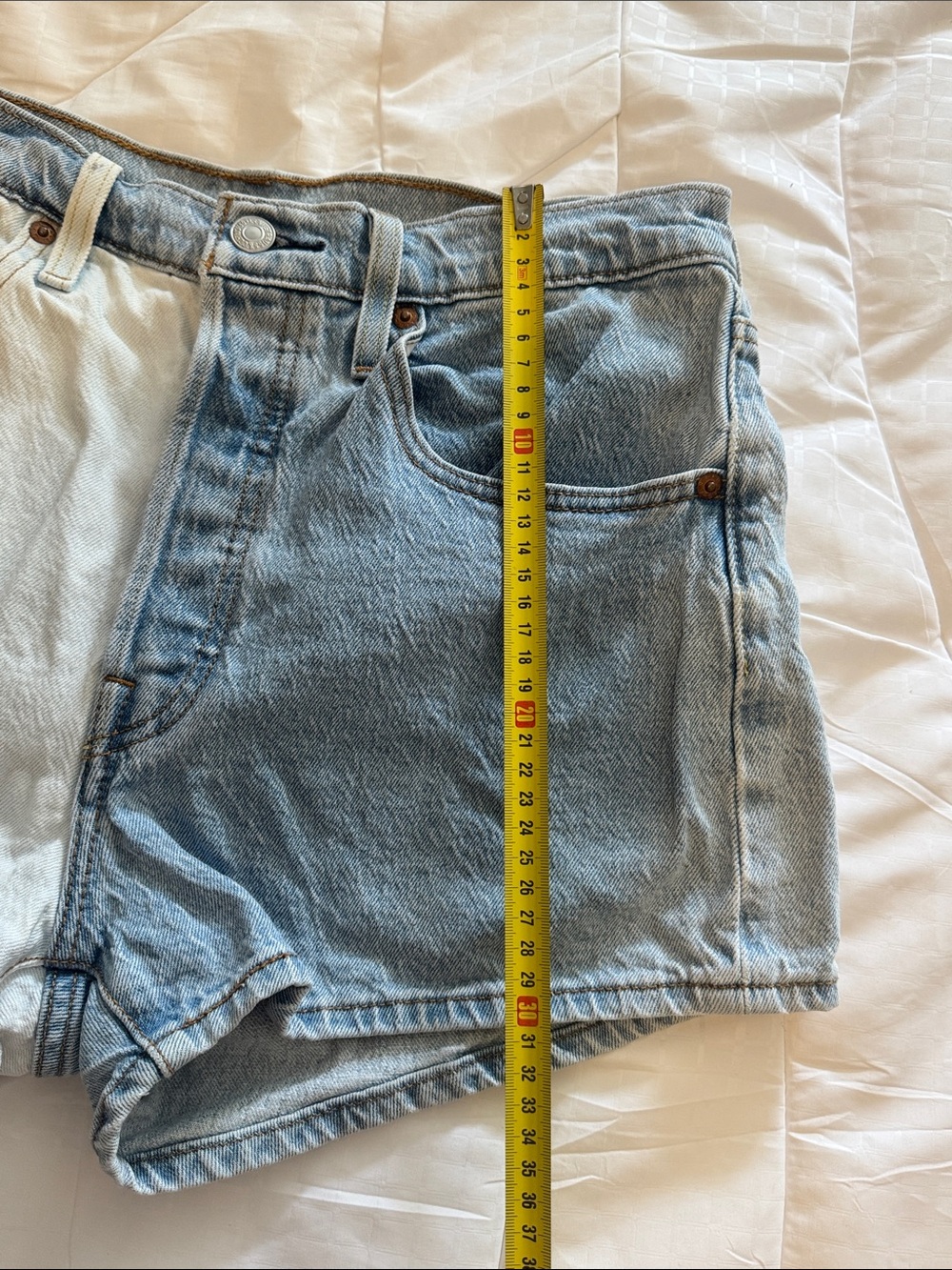 Levi's Two-Tone Denim Shorts in Light Blue and Off-White - Picture 6 of 7